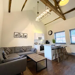 Loft At The Coach House Apartment Leeds (West Yorkshire)