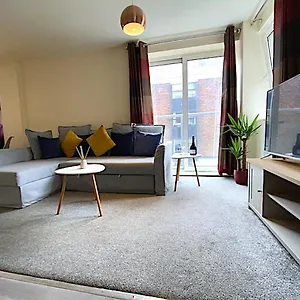 Stylish Two Bed With Secure Parking Apartment Southampton