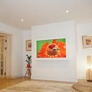 Apartment Exec 1b