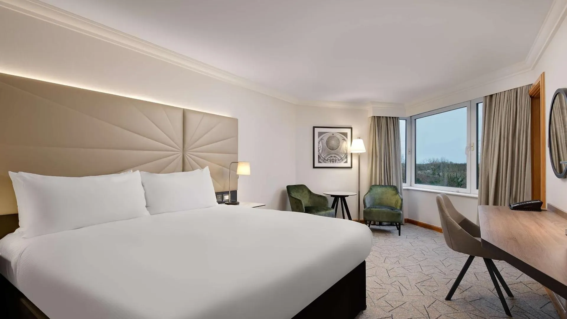 Hilton Birmingham Metropole Hotel Бикенхил 4*,